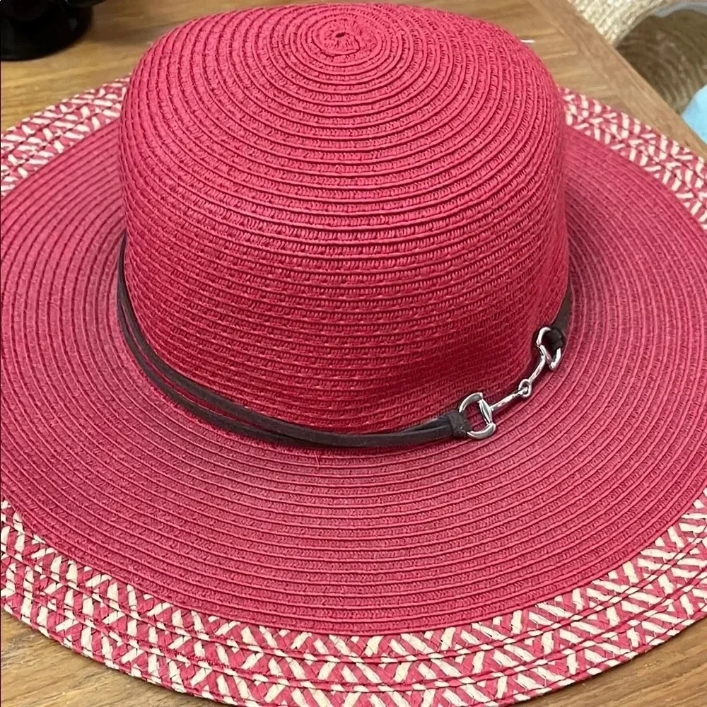 Flat Top Red Hat Hook Closure
